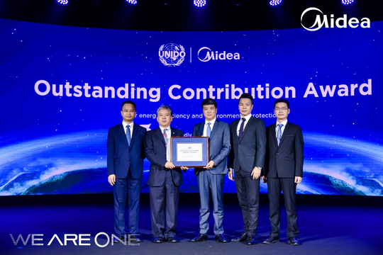 Midea erhält Outstanding Contribution Award