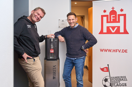 Hamburger Fußball-Verband setzt auf leitungsgebundene Wasserspender von BRITA VIVREAU