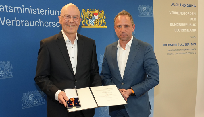 Prof. Dr. Franz-Theo Gottwald mit Bundesverdienstkreuz ausgezeichnet