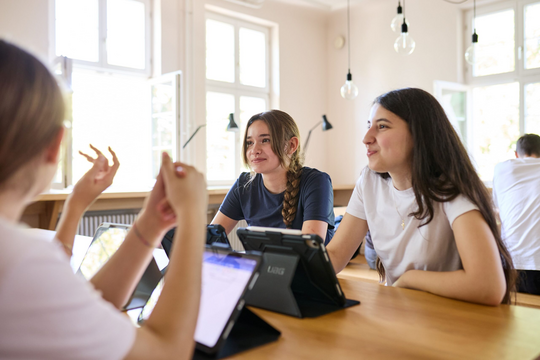 Langjährige Partnerschaft für nachhaltige Schul-IT