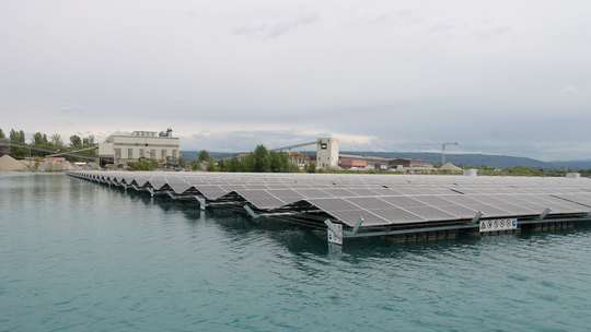 Floating-Photovoltaik am Oberrhein